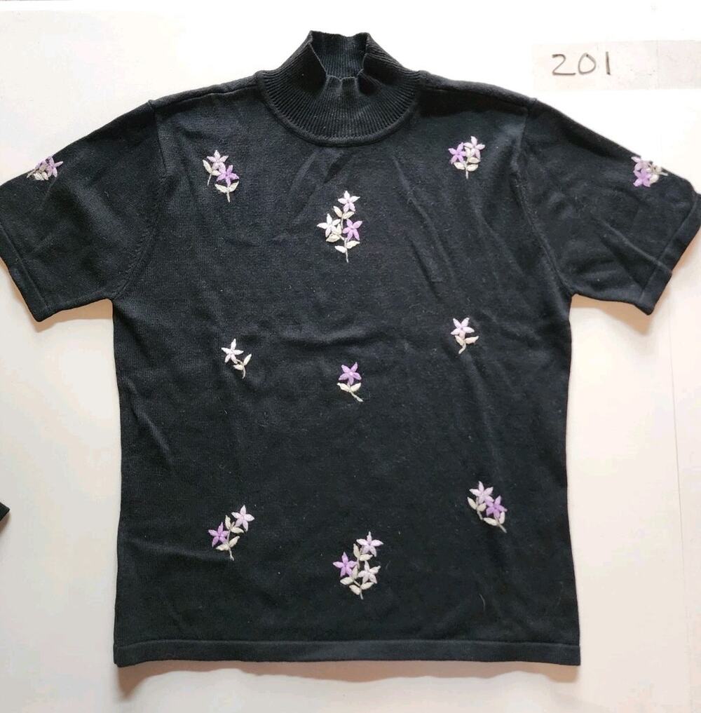 Vintage Lizsport Liz Claiborne Black Embroidered Floral Knit Top Small Y2K